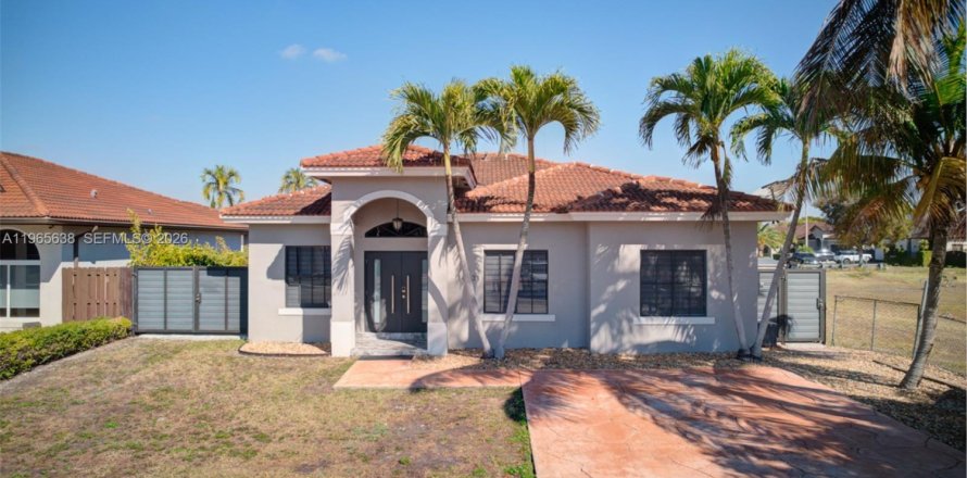 Дом в Майами, Флорида 3 спальни, 142.33м2 № 2027267