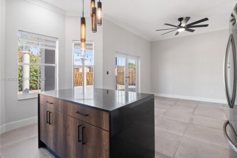 Купить виллу или дом в Майами, Флорида 3 спальни, 142.33м2, № 2027267 - фото 24