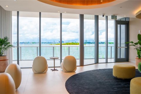 Снять в аренду кондоминиум в Майами, Флорида 3 спальни, 162.58м2, № 1888067 - фото 5