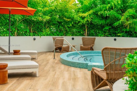 Снять в аренду кондоминиум в Майами, Флорида 3 спальни, 162.58м2, № 1888067 - фото 14