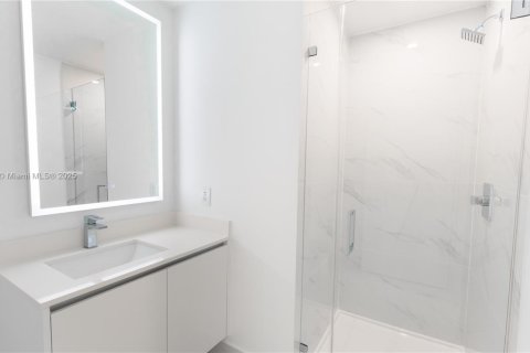 Снять в аренду кондоминиум в Майами, Флорида 3 спальни, 162.58м2, № 1888067 - фото 27