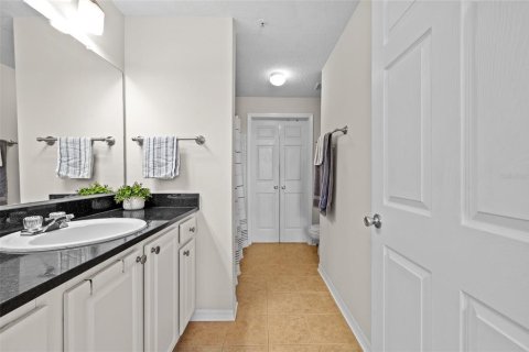 Condo in Tampa, Florida, 2 bedrooms  № 1372075 - photo 14