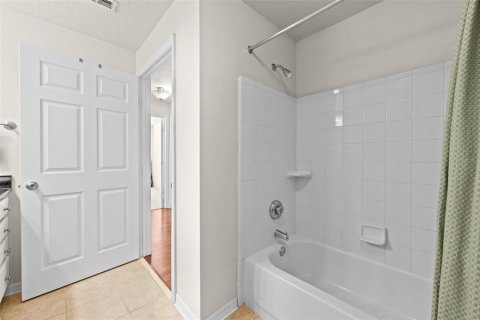 Condo in Tampa, Florida, 2 bedrooms  № 1372075 - photo 17