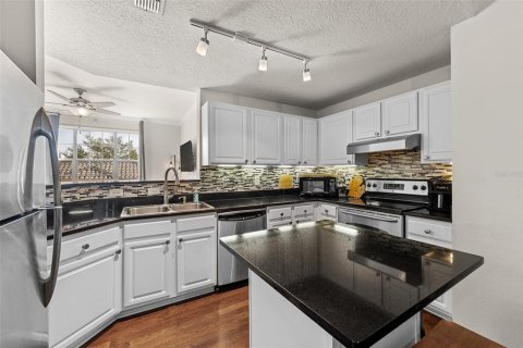 Condo in Tampa, Florida, 2 bedrooms  № 1372075 - photo 4