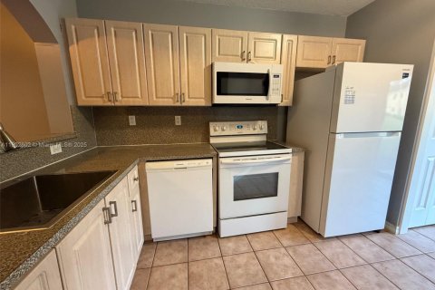 Снять в аренду кондоминиум в Хомстед, Флорида 2 спальни, 85.47м2, № 1954230 - фото 4