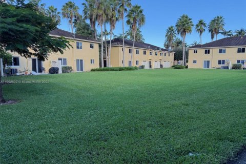 Снять в аренду кондоминиум в Хомстед, Флорида 2 спальни, 85.47м2, № 1954230 - фото 13