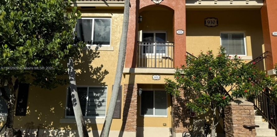 Кондоминиум с 2 спальнями в Хомстед, Флорида № 1954230