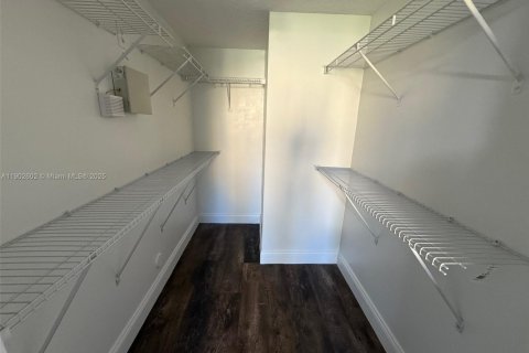 Снять в аренду кондоминиум в Хомстед, Флорида 2 спальни, 85.47м2, № 1954230 - фото 9