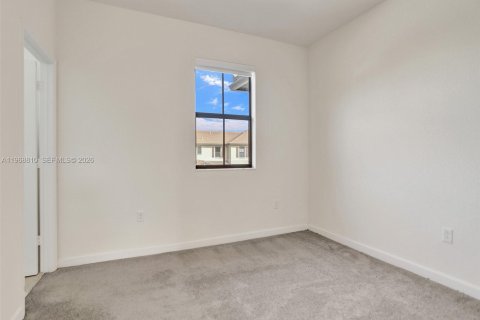 Adosado en venta en Hialeah, Florida, 3 dormitorios, 123.75 m2 № 2030416 - foto 25