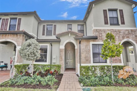 Adosado en Hialeah, Florida 3 dormitorios, 123.75 m2 № 2030416