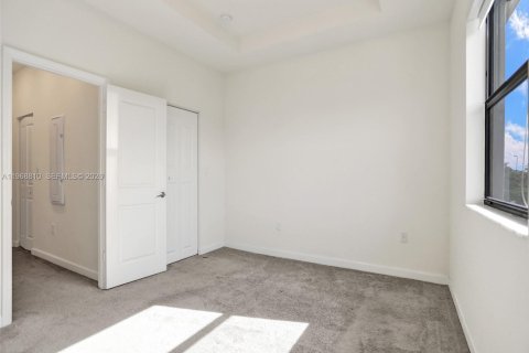 Adosado en venta en Hialeah, Florida, 3 dormitorios, 123.75 m2 № 2030416 - foto 22