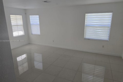 Touwnhouse à louer à Hialeah, Floride: 3 chambres, 147.9 m2 № 1988555 - photo 24