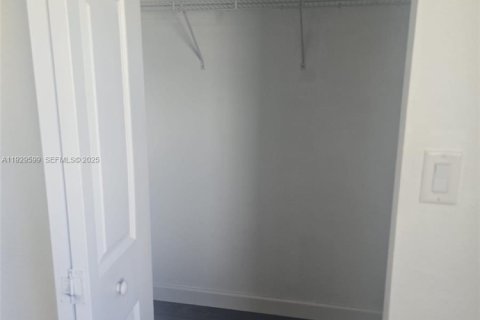 Touwnhouse à louer à Hialeah, Floride: 3 chambres, 147.9 m2 № 1988555 - photo 21