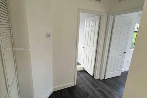 Touwnhouse à louer à Hialeah, Floride: 3 chambres, 147.9 m2 № 1988555 - photo 14