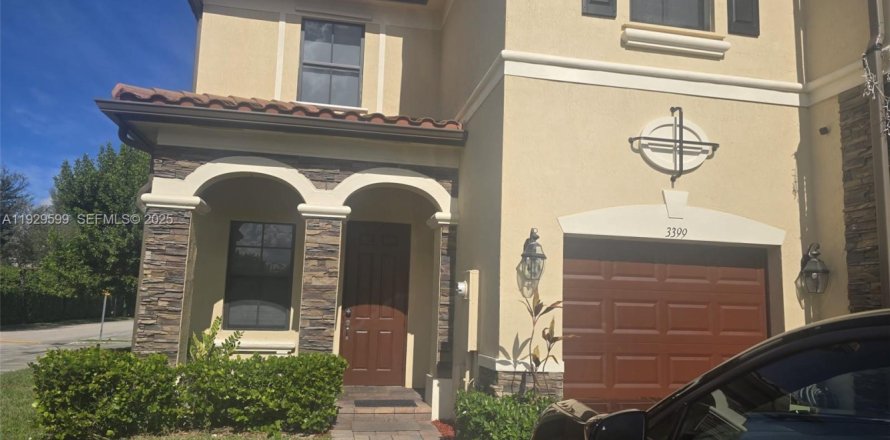 Touwnhouse à Hialeah, Floride 3 chambres, 147.9 m2 № 1988555