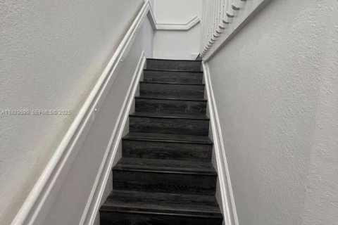 Touwnhouse à louer à Hialeah, Floride: 3 chambres, 147.9 m2 № 1988555 - photo 23