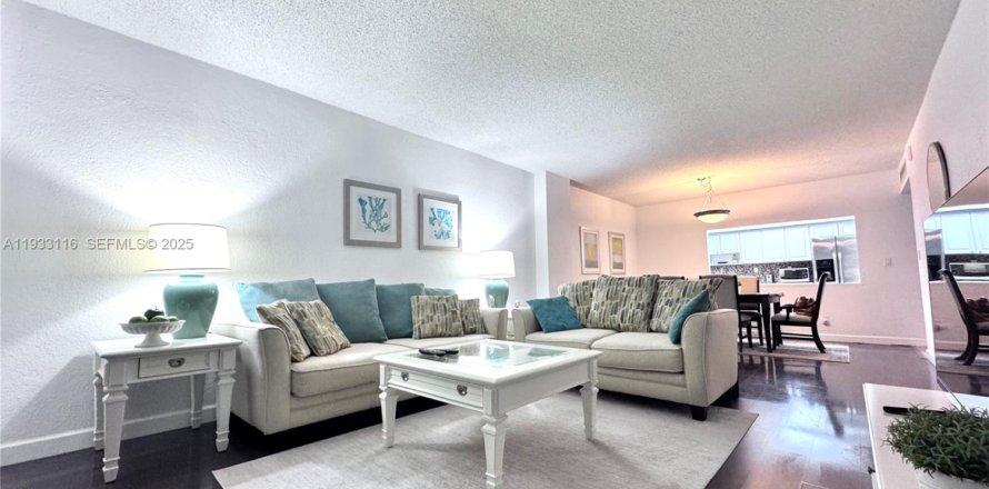 Condo à Sunny Isles Beach, Floride, 1 chambre  № 2035016