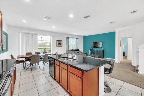 House in Kissimmee, Florida 6 bedrooms, 266.82 sq.m. № 941668 - photo 7