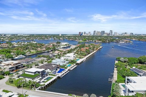 Casa en venta en Fort Lauderdale, Florida, 6 dormitorios, 848.66 m2 № 2293635 - foto 18