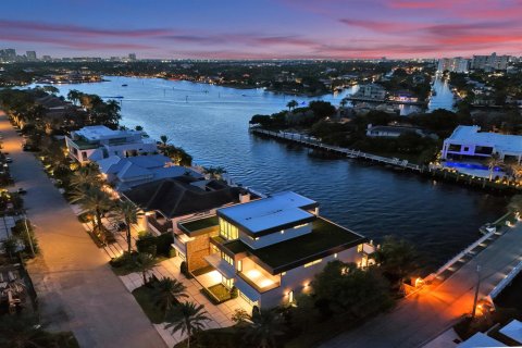 Casa en venta en Fort Lauderdale, Florida, 6 dormitorios, 848.66 m2 № 2293635 - foto 2