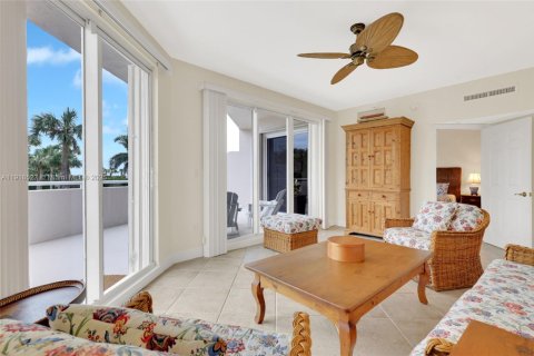 Снять в аренду кондоминиум в Сент-Луси, Флорида 3 спальни, 160.16м2, № 2034246 - фото 11