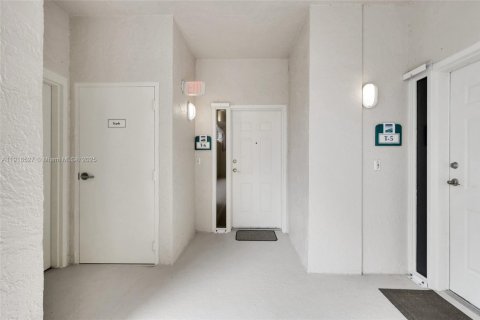 Снять в аренду кондоминиум в Сент-Луси, Флорида 3 спальни, 160.16м2, № 2034246 - фото 7