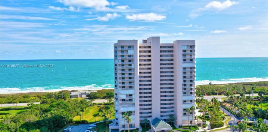 Кондоминиум с 3 спальнями в Сент-Луси, Флорида № 2034246