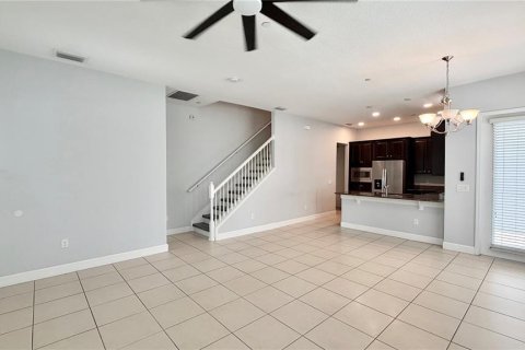 Townhouse in Orlando, Florida 4 bedrooms, 168.25 sq.m. № 2091392 - photo 3