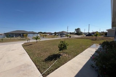 Villa ou maison à vendre à Cape Coral, Floride: 4 chambres № 2034596 - photo 4