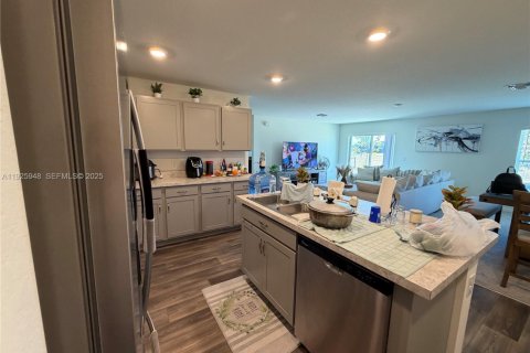 Villa ou maison à vendre à Cape Coral, Floride: 4 chambres № 2034596 - photo 16