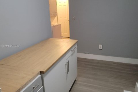 House in Fort Lauderdale, Florida 1 bedroom, 99.5 sq.m. № 2076289 - photo 7