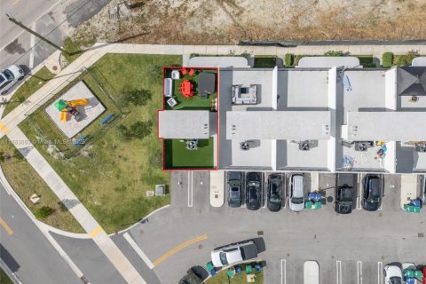 Снять в аренду таунхаус в Хомстед, Флорида 4 спальни, 129.88м2, № 1932417 - фото 29