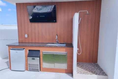 Снять в аренду таунхаус в Хомстед, Флорида 4 спальни, 129.88м2, № 1932417 - фото 9