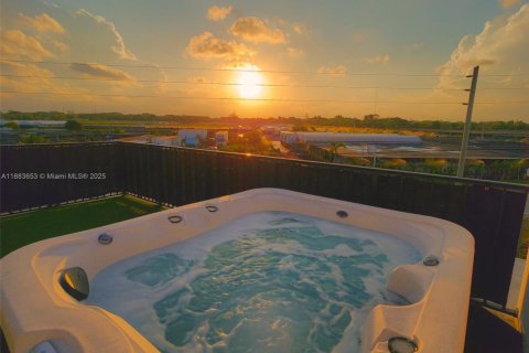 Снять в аренду таунхаус в Хомстед, Флорида 4 спальни, 129.88м2, № 1932417 - фото 28