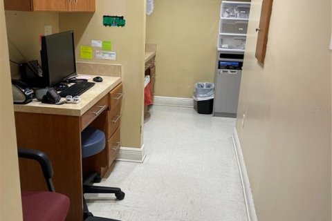 Propiedad comercial en alquiler en Plant City, Florida, 320.51 m2 № 1257242 - foto 15