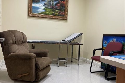 Propiedad comercial en alquiler en Plant City, Florida, 320.51 m2 № 1257242 - foto 14