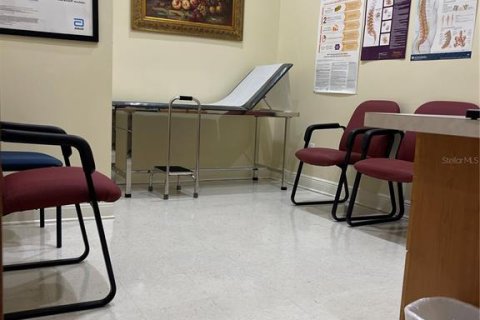 Propiedad comercial en alquiler en Plant City, Florida, 320.51 m2 № 1257242 - foto 9