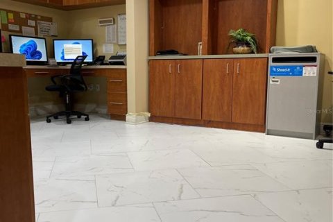 Propiedad comercial en alquiler en Plant City, Florida, 320.51 m2 № 1257242 - foto 18