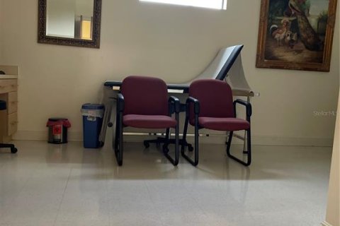 Propiedad comercial en alquiler en Plant City, Florida, 320.51 m2 № 1257242 - foto 17