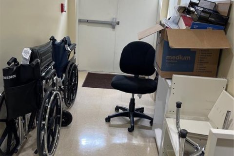 Propiedad comercial en alquiler en Plant City, Florida, 320.51 m2 № 1257242 - foto 10