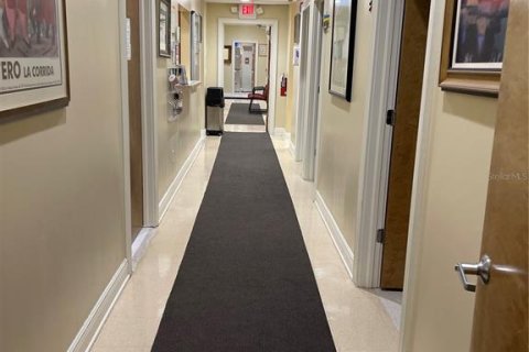 Propiedad comercial en alquiler en Plant City, Florida, 320.51 m2 № 1257242 - foto 5