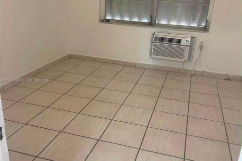 Copropriété à louer à Miami, Floride: 1 chambre, 53.88 m2 № 2428339 - photo 4