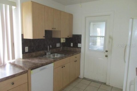 House in North Port, Florida 2 bedrooms, 82.5 sq.m. № 1909040 - photo 7
