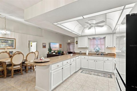 Купить виллу или дом в Эджуотер, Флорида 7 комнат, 140.75м2, № 2413897 - фото 17