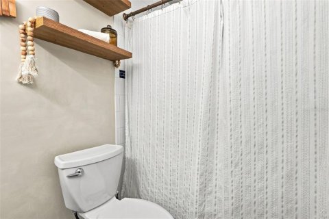 Купить виллу или дом в Эджуотер, Флорида 7 комнат, 140.75м2, № 2413897 - фото 25