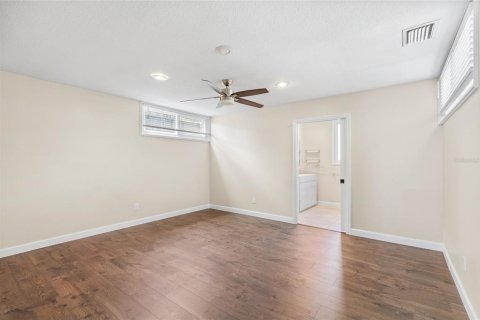 House in Lutz, Florida 4 bedrooms, 214.33 sq.m. № 2344788 - photo 28