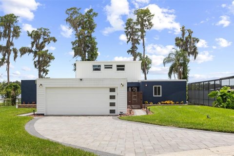 House in Lutz, Florida 4 bedrooms, 214.33 sq.m. № 2344788