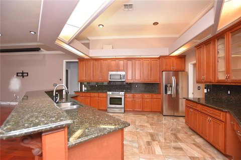 House in Lakeland, Florida 4 bedrooms, 288.18 sq.m. № 1788296 - photo 14