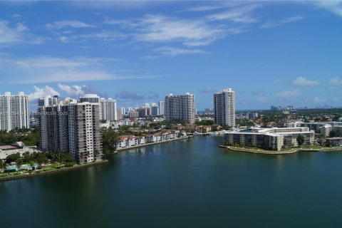 Condominio en venta en Aventura, Florida, 2 dormitorios, 157.28 m2 № 1745883 - foto 23