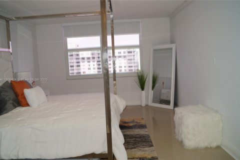 Condominio en venta en Aventura, Florida, 2 dormitorios, 157.28 m2 № 1745883 - foto 16